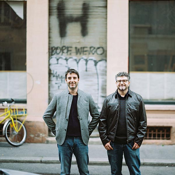Antoine Neumann & Nicolas Schelté, de l'agence Candide, à la rue de la Course à Strasbourg. © Christophe Urbain