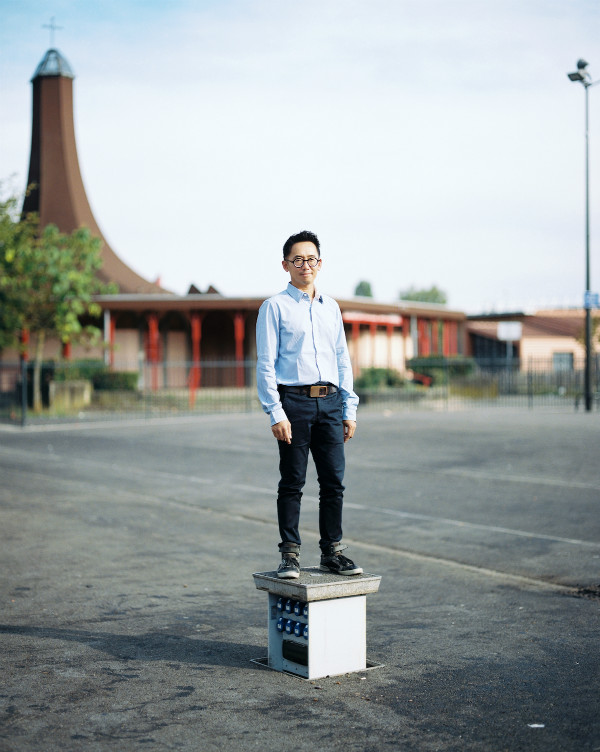 Minh-Tâm Nguyen devant les Percussions de Strasbourg à Hautepierre, photo : Christophe Urbain