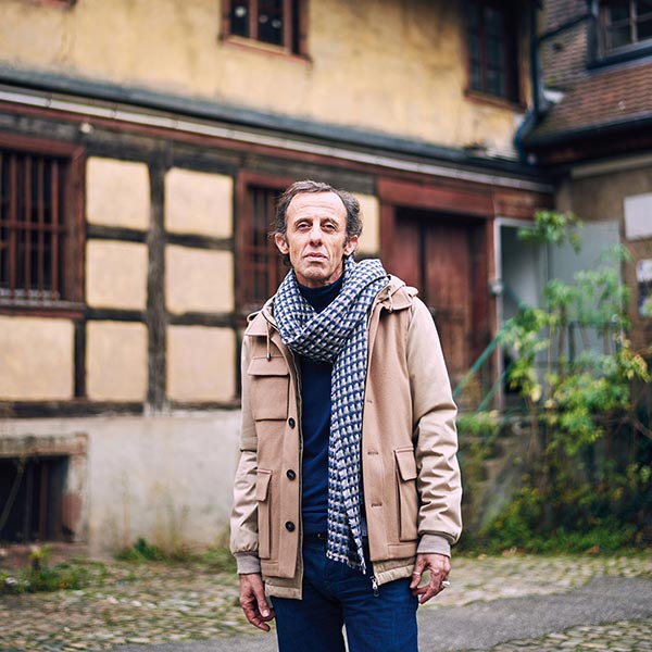 Stéphane Bossuet photographié à Strasbourg rue Martin Bucer par Henri Vogt