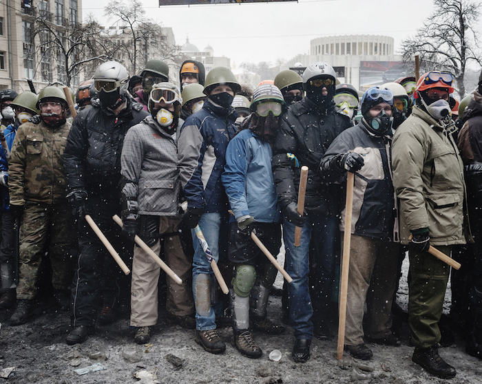 Affrontement à KIEV - RUE HRUSHEVSKOHO © Guillaume Herbaut