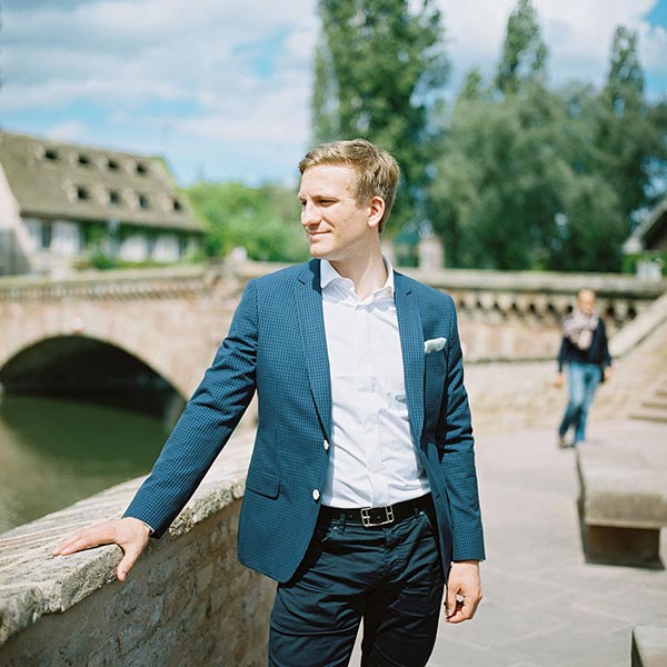 Maxime Muller, directeur de la brasserie Les Haras photographié aux Ponts Couverts à Strasbourg. ©Christophe Urbain