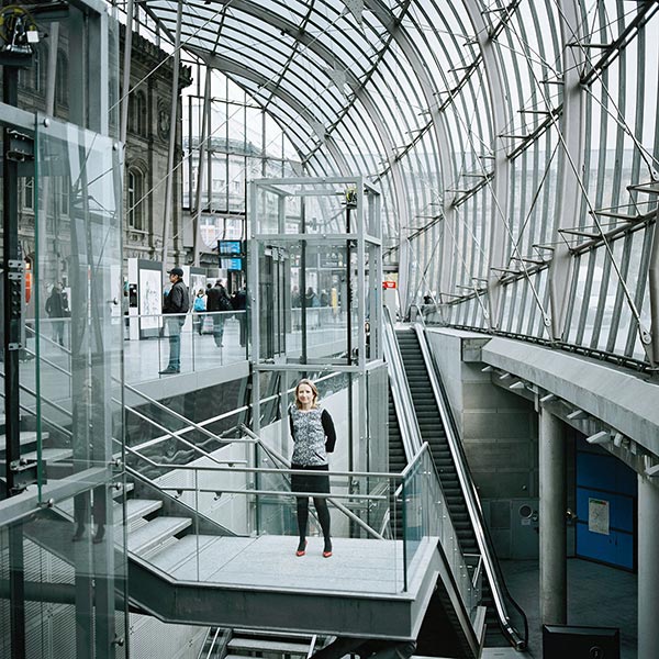 Florence Feldmann, directrice du centre rivétoile, à la gare de Strasbourg. © Christophe Urbain