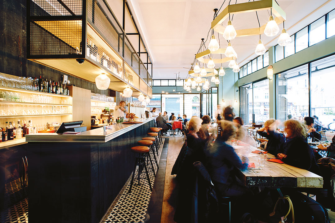 ZUT Café Bâle à Strasbourg, place d'Austerlitz. ©Henri Vogt