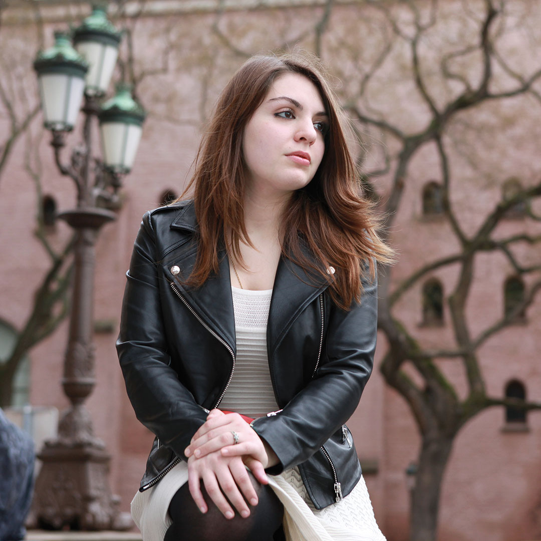 PAULINE-HAAS harpiste à Strasbourg photographiée par Nathalie Savey
