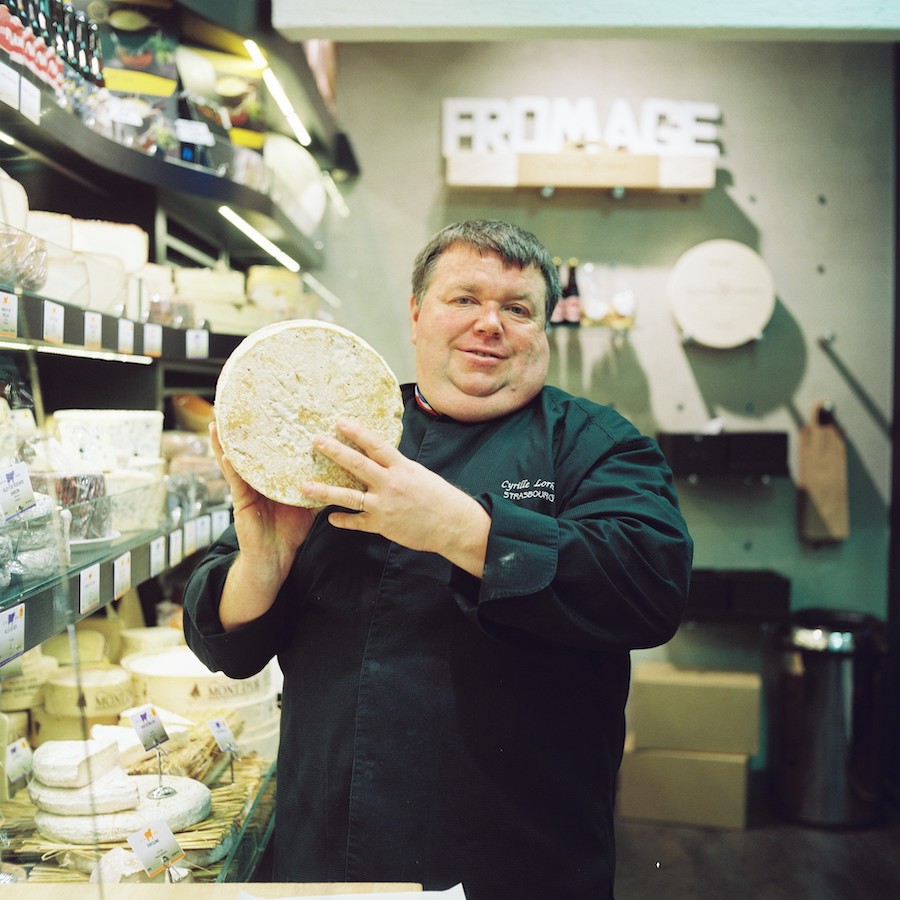 Cyrille Lorho dans sa boutique rue des Orfèvres. © Christophe Urbain