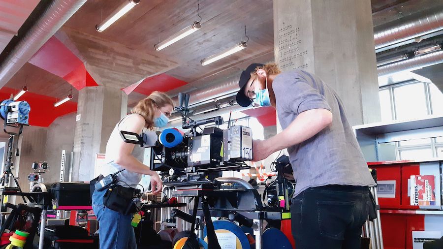 Sur le tournage d'En quête de vérité (3eme Œil Story), à la Médiathèque André Malraux, à Strasbourg.© Médiathèques de Strasbourg