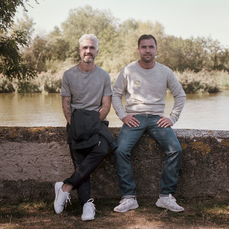 ZUT-LORRAINE—Maxime et Valentin Blenner, co-gérants des restaurants et bars Chez Cerise, photographiés au plan d'eau des Rives de Meurthe @William Henrion