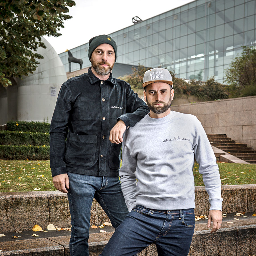 ZUT-STRASBOURG—Gaël et Geoffroy Baccus, créateurs de la société Grinta ! Studio, photographiés aux Ponts couverts @Jésus s. Baptista