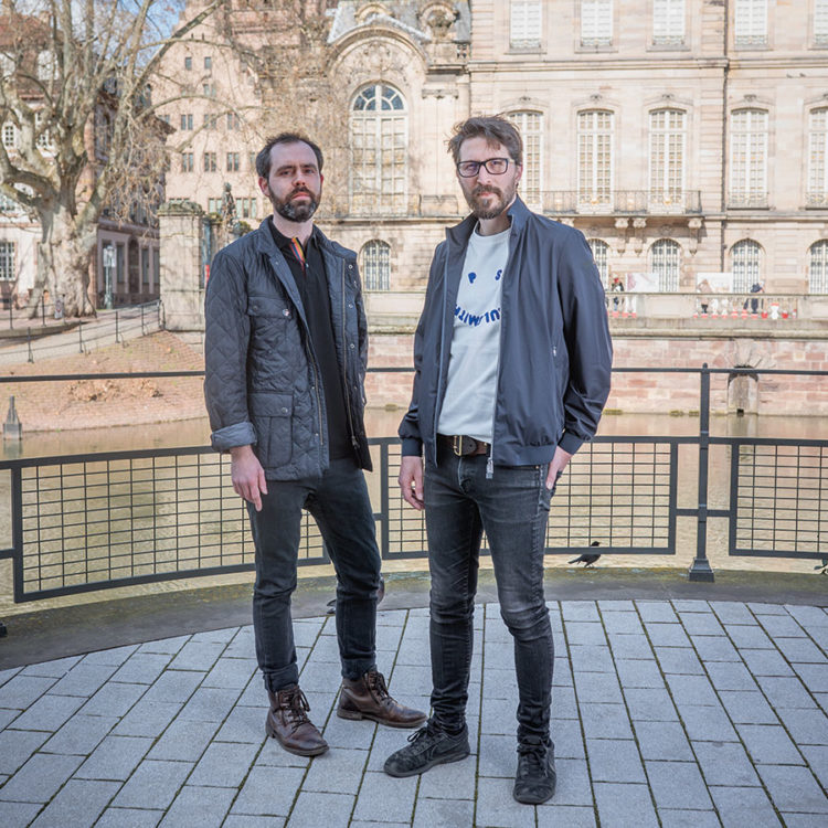 ZUT-STRASBOURG—Adrien Crupel et Christophe Pulon, co-fondateurs de Birdcall Publishing, éditeur indépendant, photographiés sur le quai des Bateliers