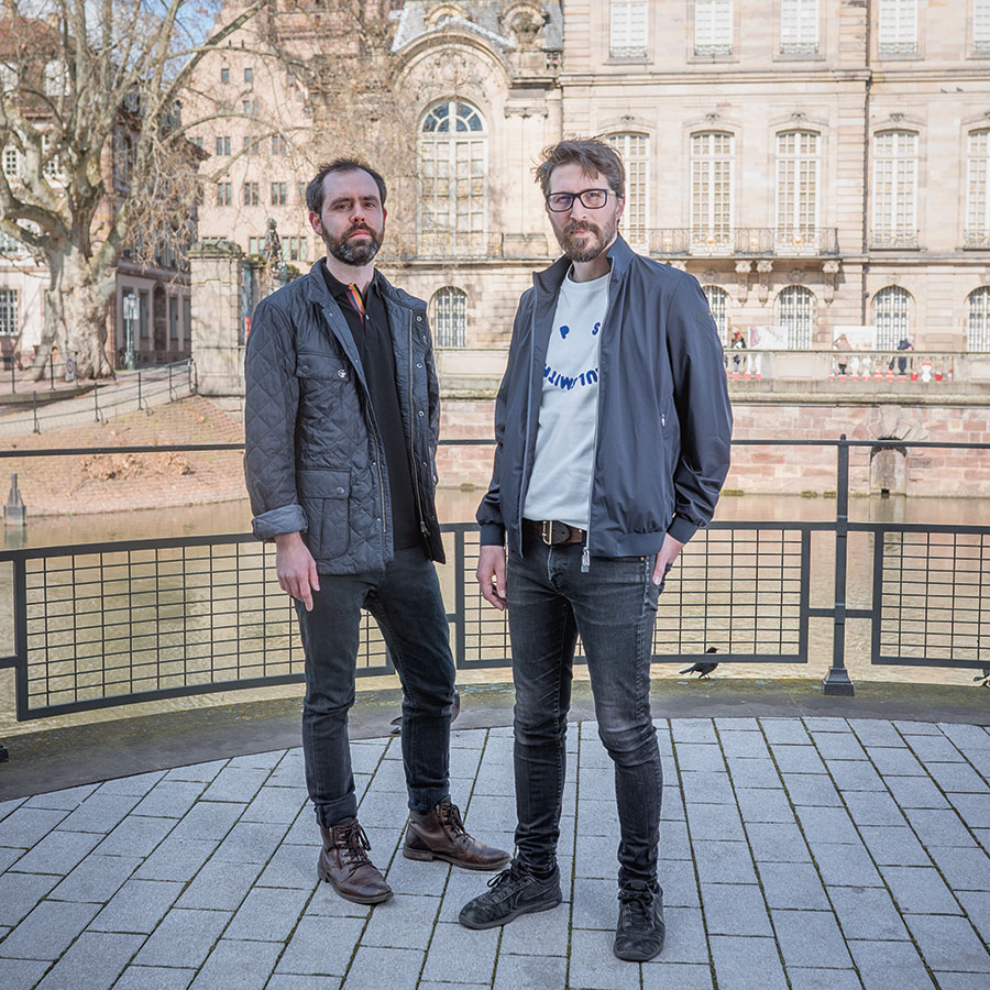 ZUT-STRASBOURG—Adrien Crupel et Christophe Pulon, co-fondateurs de Birdcall Publishing, éditeur indépendant, photographiés sur le quai des Bateliers