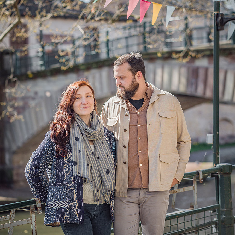 ZUT-STRASBOURG—Ilektra Skouri et Matthieu Chaton, co-gérents de Tchungle, photographiés au Platane du quai de Turckheim. ©Jésus s. Baptista