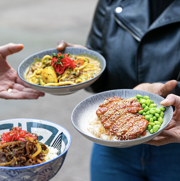 Le gyudon, le curry udon au boeuf et le poulet Teriyaki signés IchiNiSan&Go © DR