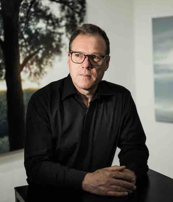 Strasbourg, 11 mai 2023. Bertrand Gillig, galeriste. Portrait dans sa galerie. ©Pascal Bastien.